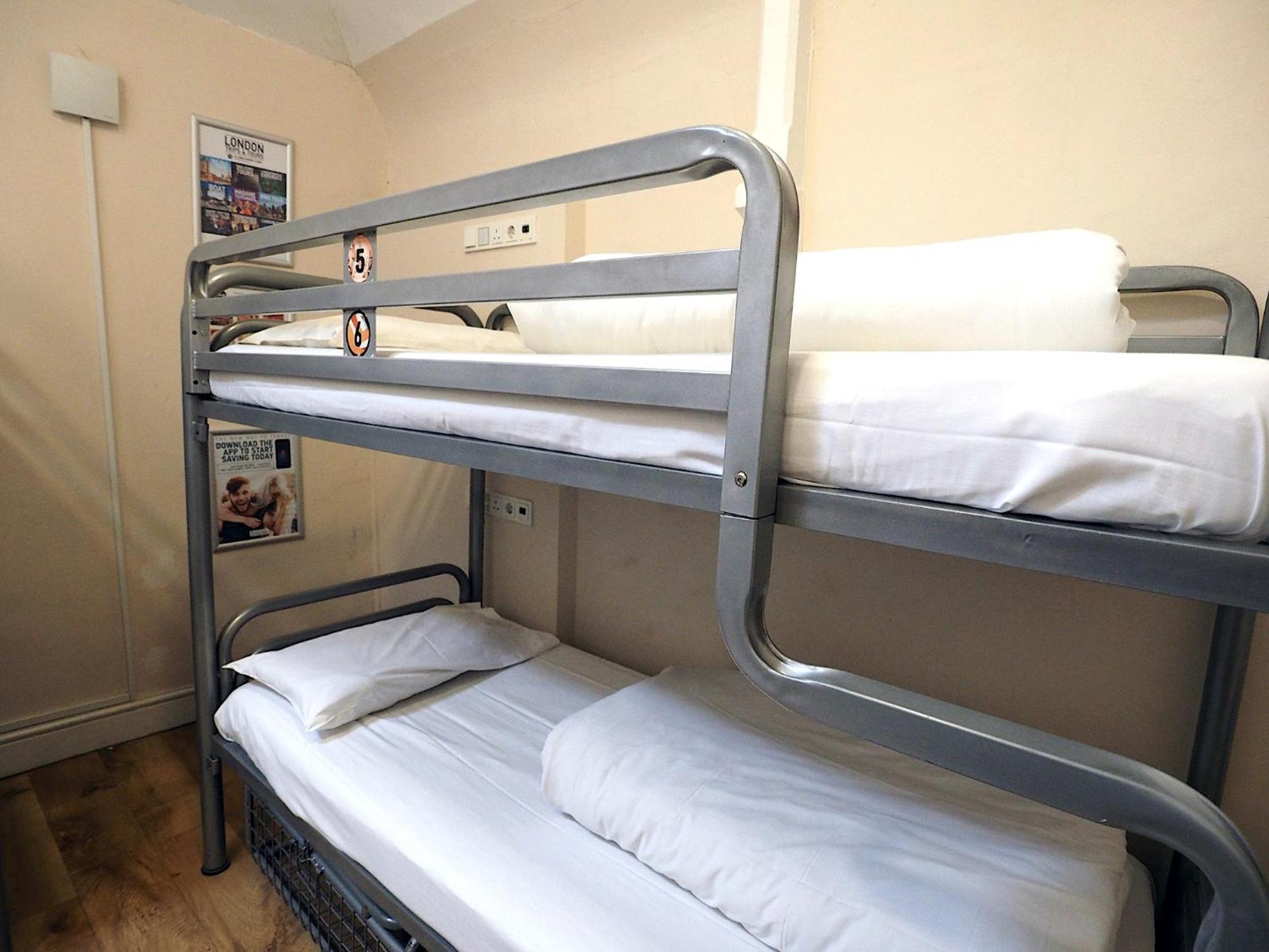 Bed in 6-Bed Mixed Dormitory Room External Shared Bathroom